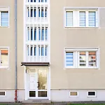 Am Geiseltalsee Apartment *